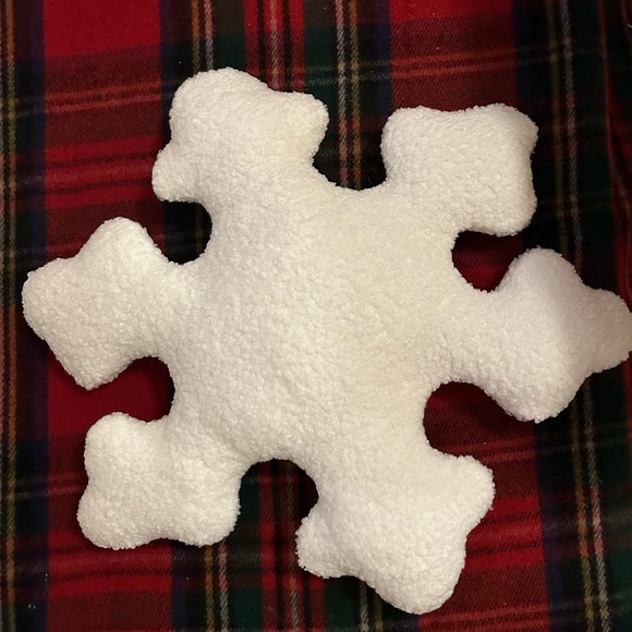 Snow Flake Pillow - Picture 2 of 2